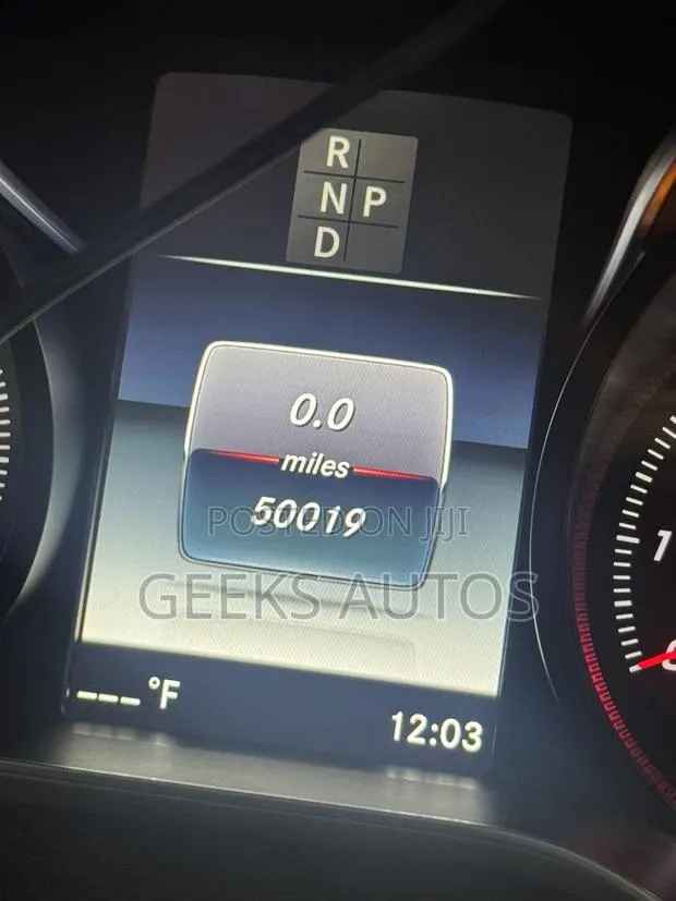 Mercedes-Benz C300 W205 Mileage Correction/ Reduction · Photo 1