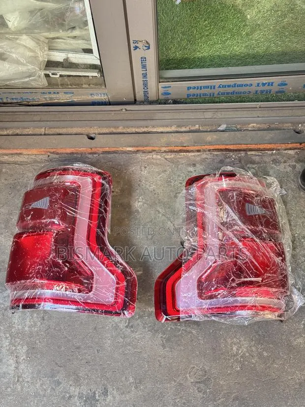 Ford F150 Raptor 2018 2019 2020 Taillight · Photo 1