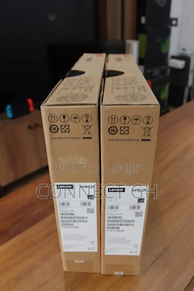 New Laptop Lenovo 8GB AMD Ryzen 5 SSD 256GB · Photo 1