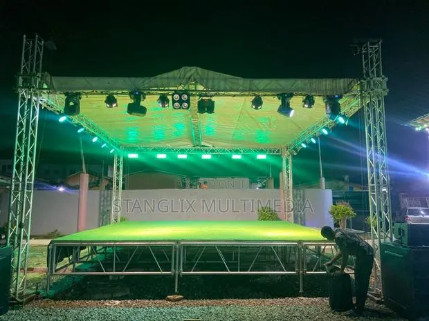 Stage And Lighting Set Up · Photo 1