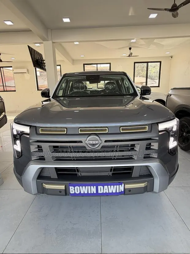 New Nissan Frontier 2026 Gold · Photo 1