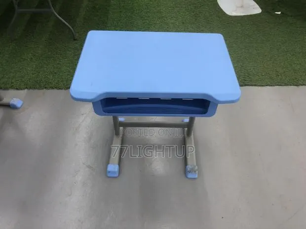 Table and Chair · Photo 1