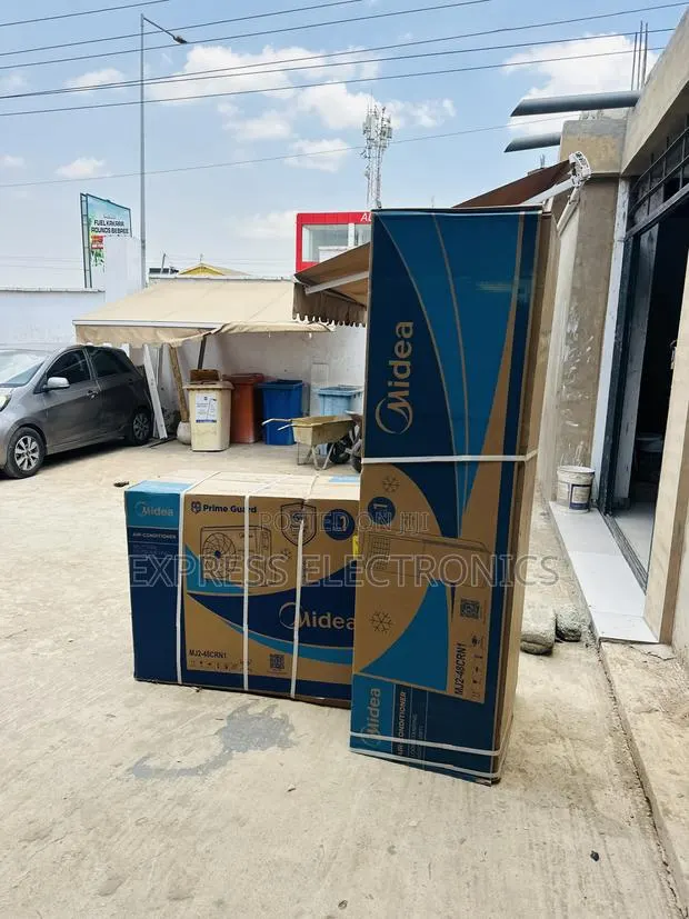 Auto Protection Air Conditioner Floor Midea 5hp · Photo 1
