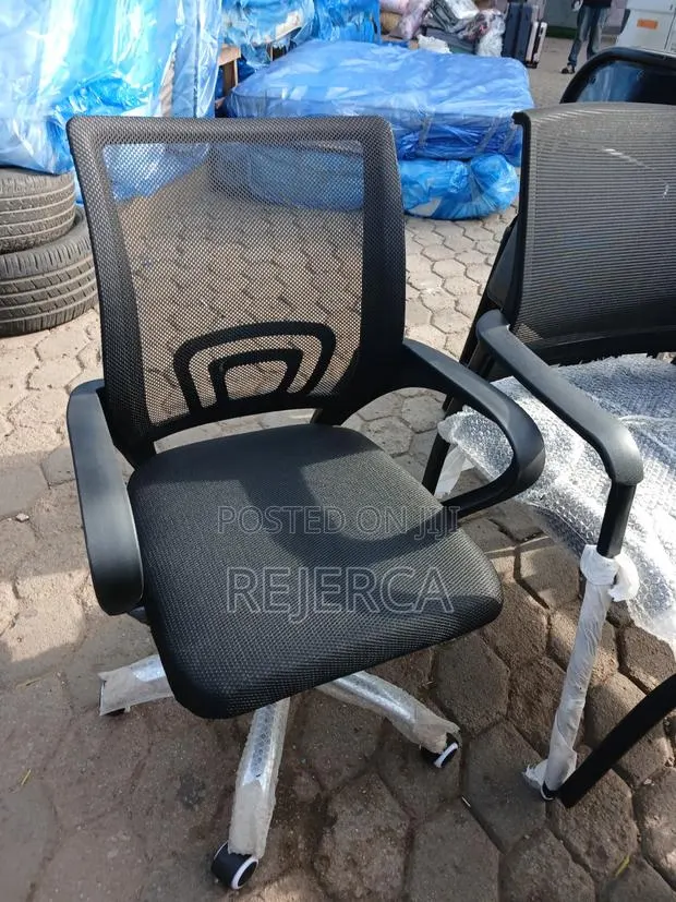 Swivel Chair · Photo 1