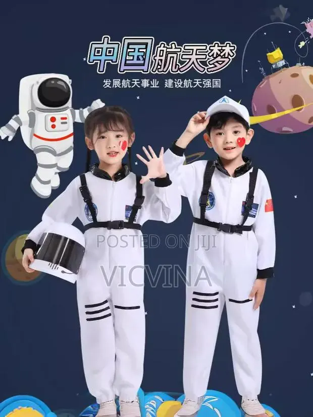 Kids Astronaut Costume · Photo 1