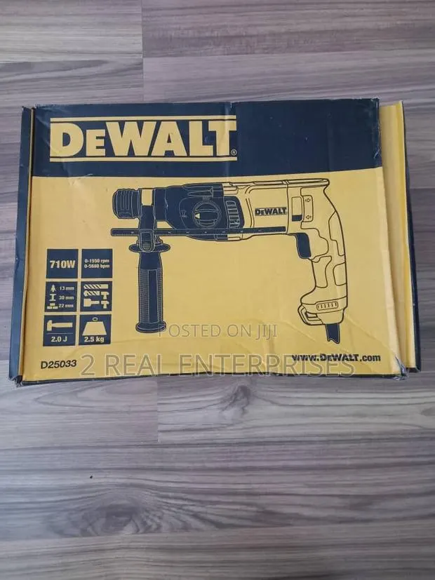 Dewalt Drill 710 SDS Plus Hammer (D25033) · Photo 1