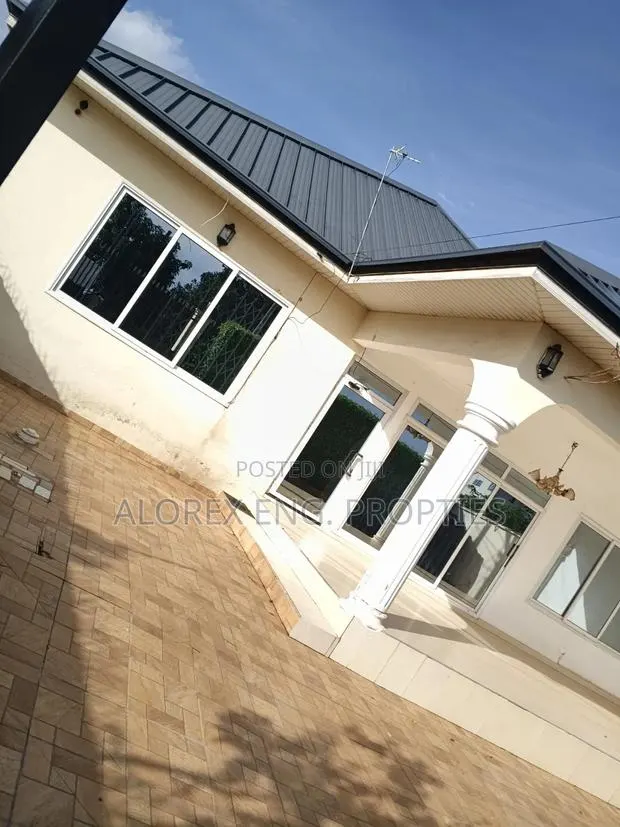 3bdrm House in Adenta Ashieyie, Frafraha for rent · Photo 1