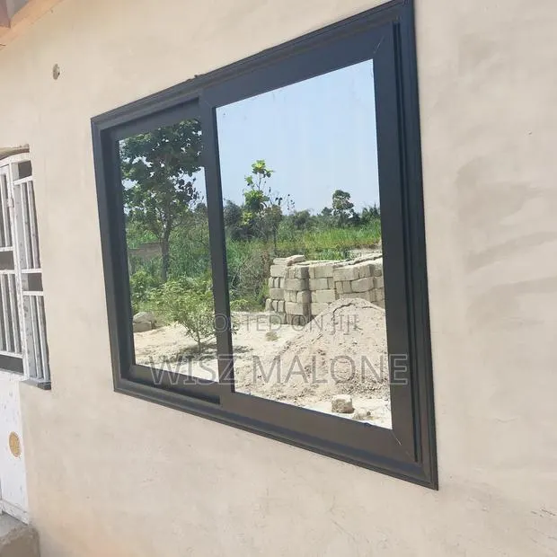 Sliding Window · Photo 1