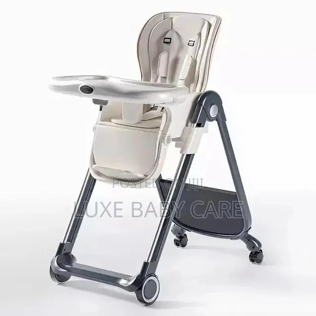 High Chair With Adjustment for Growing Children. (7 Heights) · Photo 1
