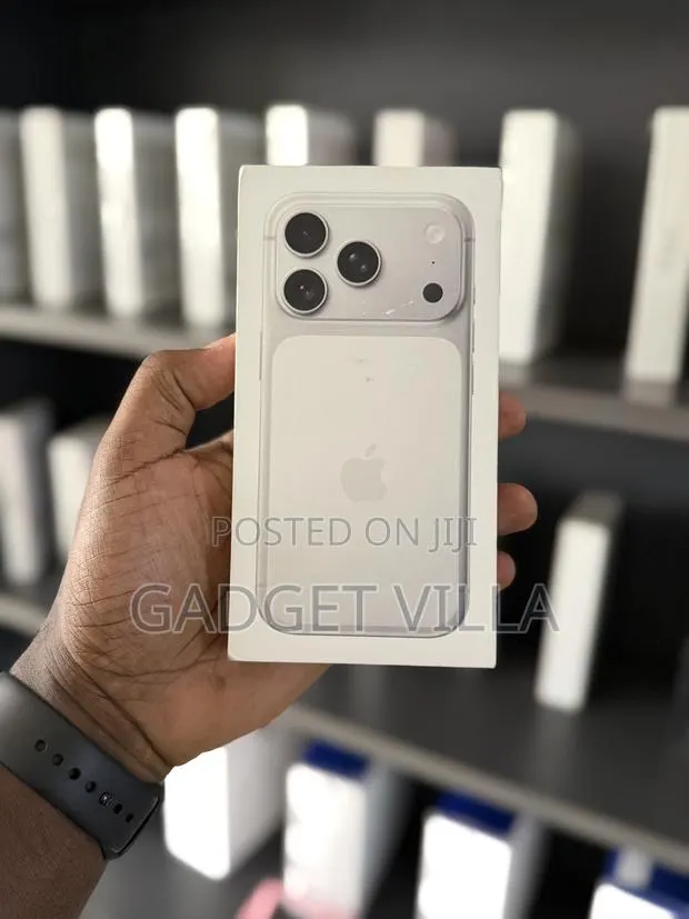 New Apple iPhone 17 Pro 256 GB Silver · Photo 1