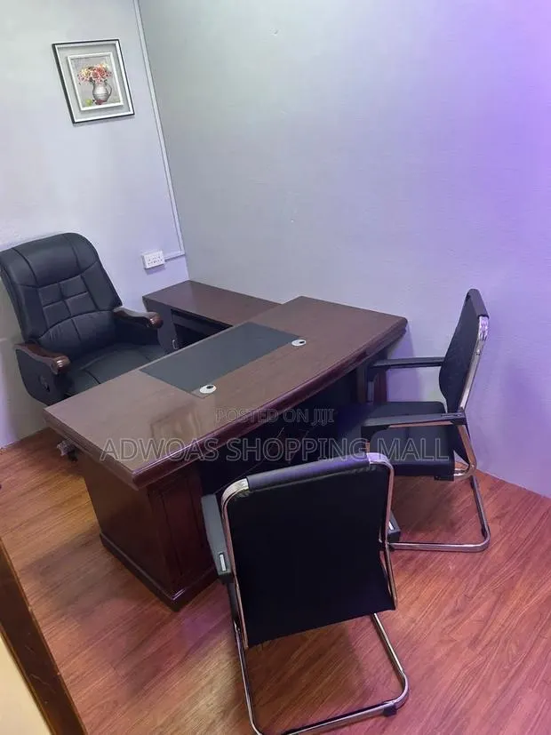 L Shape Executive Office Desk · Photo 1