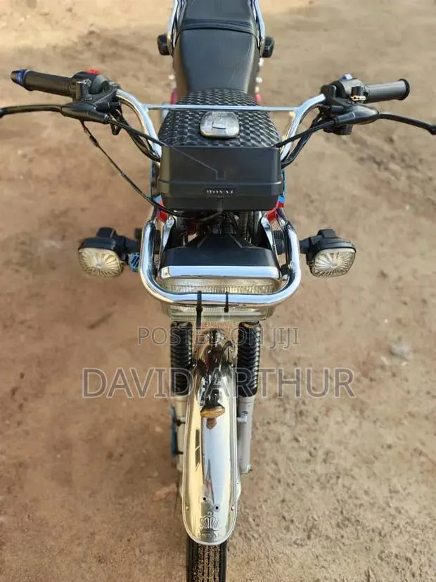 Royal RY125 2026 Red · Photo 1