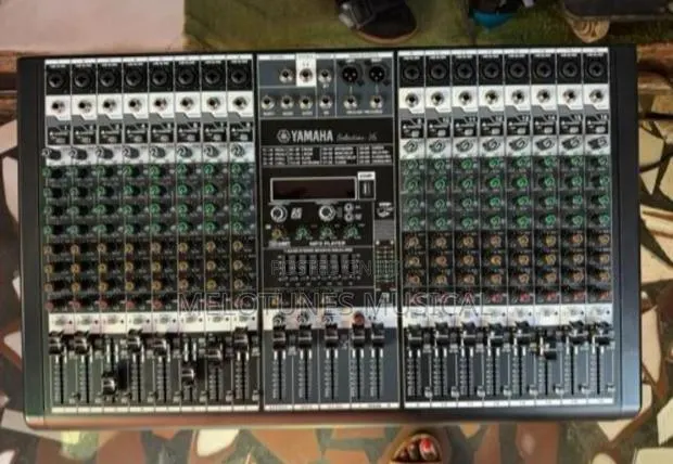 Yamaha 16-Channel Analog Mixer · Photo 1