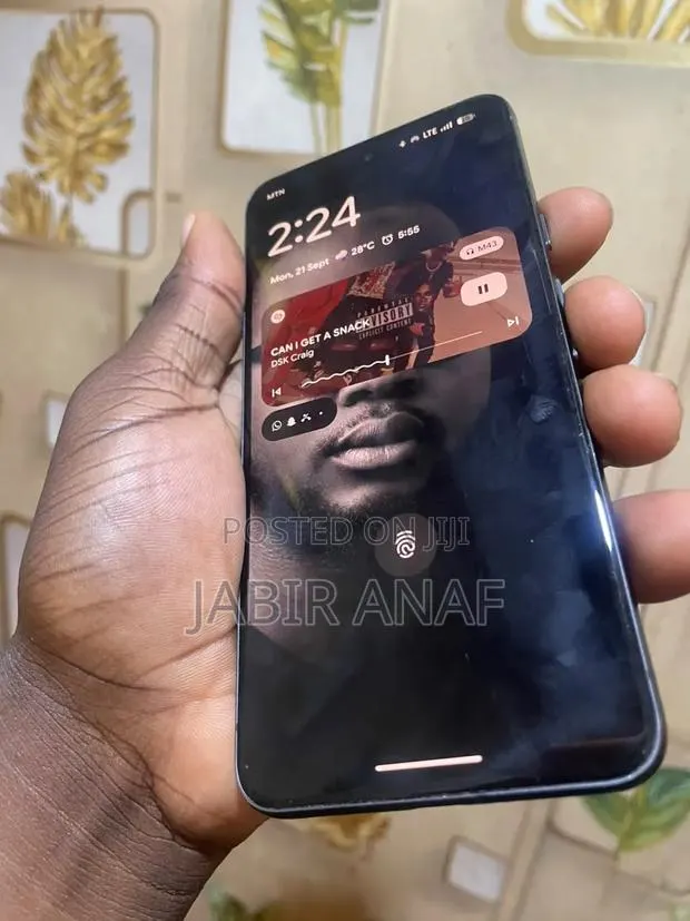 Google Pixel 8 128 GB Black · Photo 1