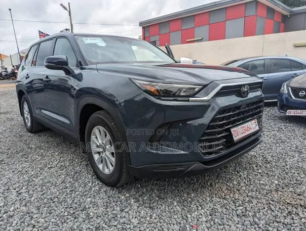 Toyota Grand Highlander XLE AWD 2024 Blue · Photo 1