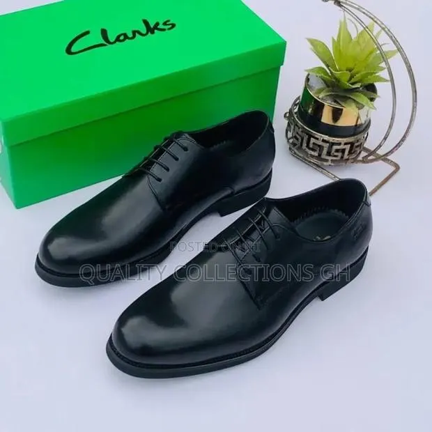Clarks Classic Shoe · Photo 1