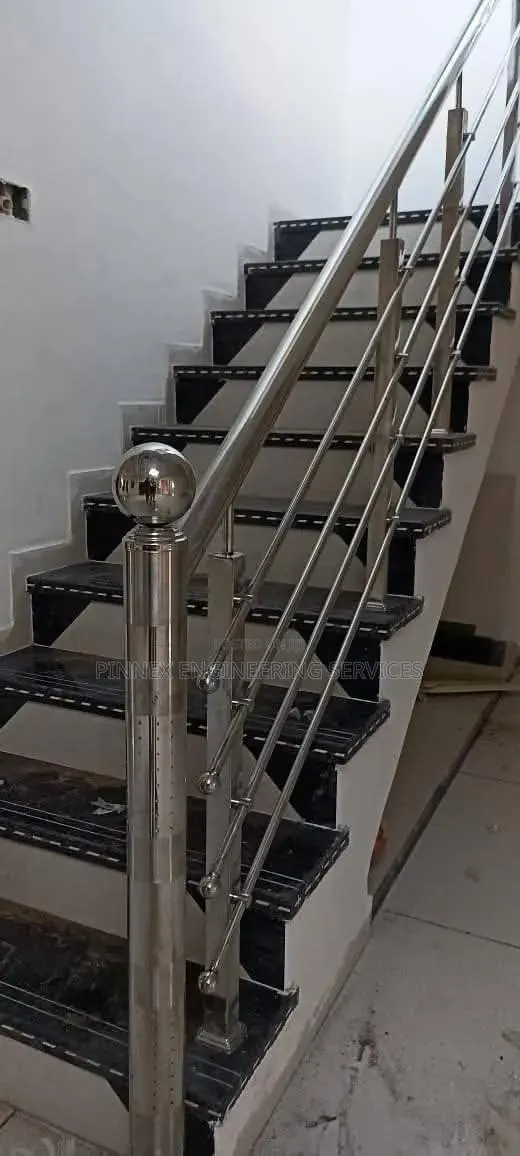 Stainless Steel Balustrades/ Handrail · Photo 1