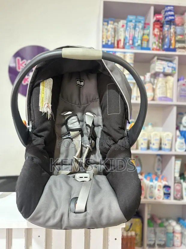 Chicco Car Seat · Photo 1