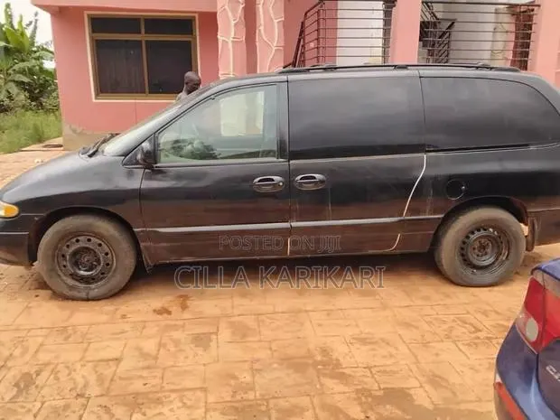 Dodge RAM Van 2000 Black · Photo 1