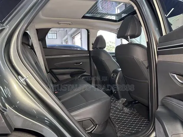Hyundai Tucson 2023 Green · Photo 1