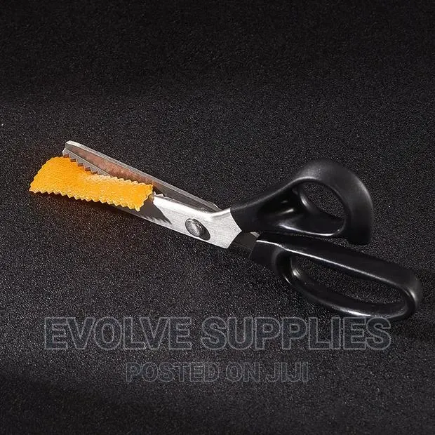 Sawtooth Scissors for Cocktail Garnish · Photo 1