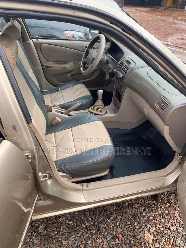 Toyota Corolla 2002 Gray · Photo 1