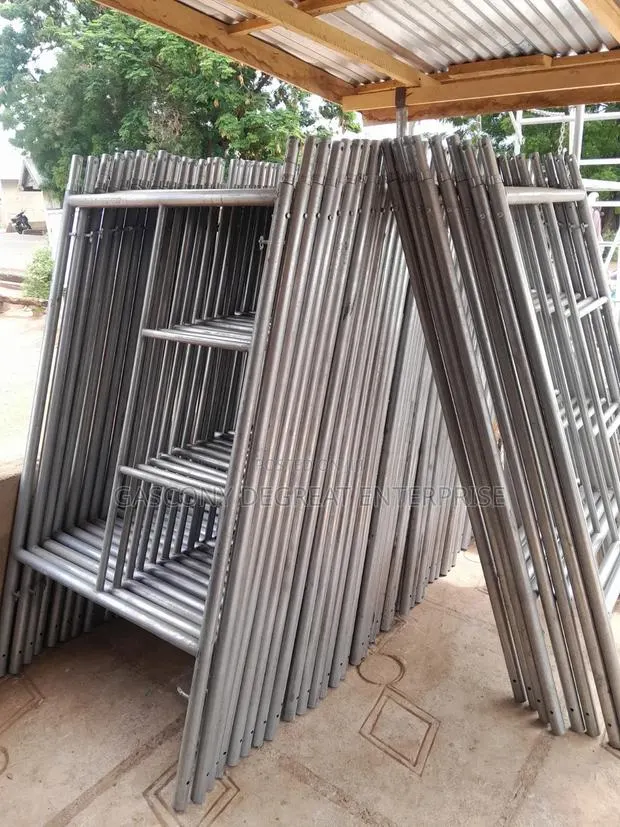 Galvanised Scaffolds Set · Photo 1