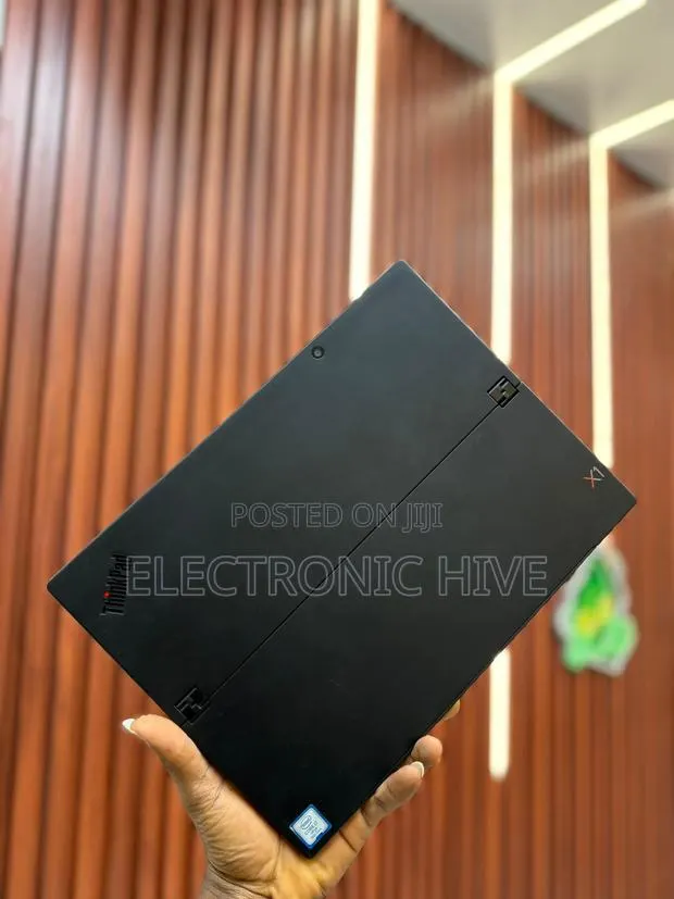 Laptop Lenovo ThinkPad X1 8GB Intel Core I5 SSD 256GB · Photo 1