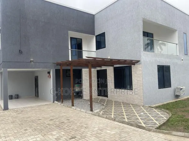 7bdrm Mansion in Labone for rent