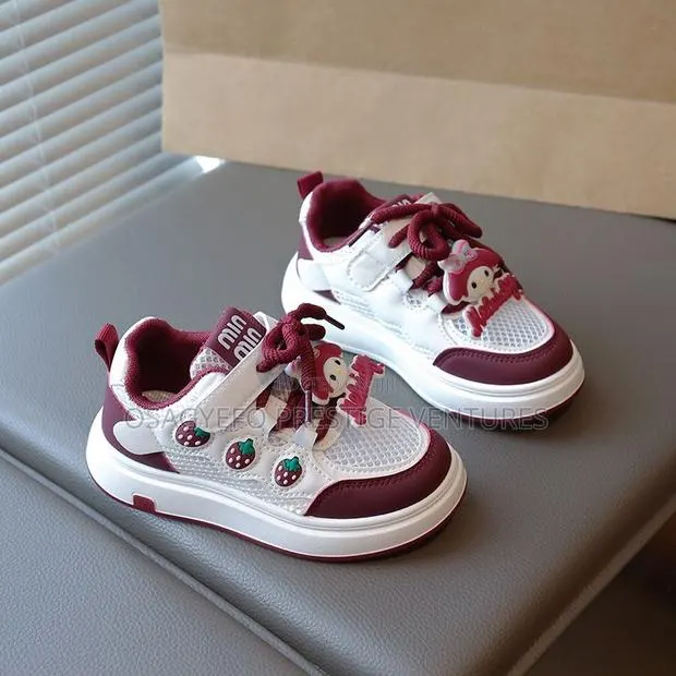 Girls’ My Melody Strawberry Velcro Sneakers · Photo 1