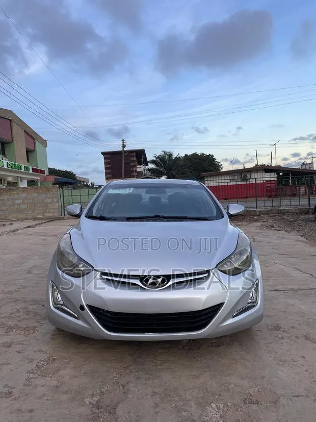Hyundai Elantra Limited Sedan FWD (1.8L 4cyl 6A) 2013 Silver