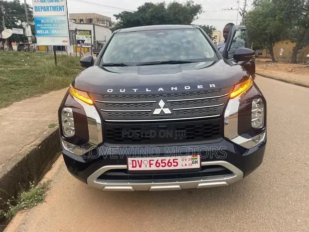Mitsubishi Outlander 2024 Black · Photo 1