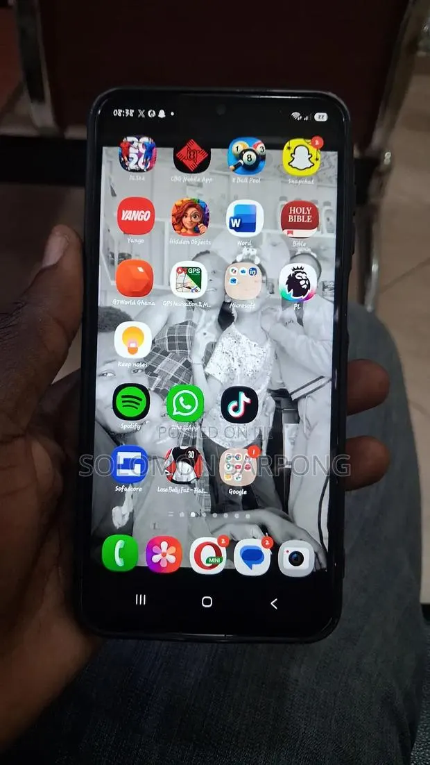 Samsung Galaxy A16 128 GB Silver · Photo 1