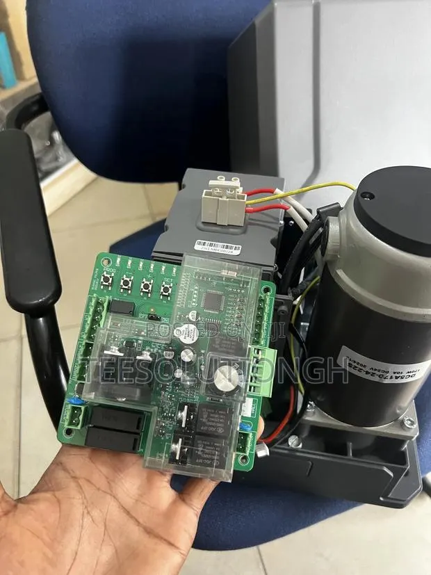Gate Motor Control Board · Photo 1