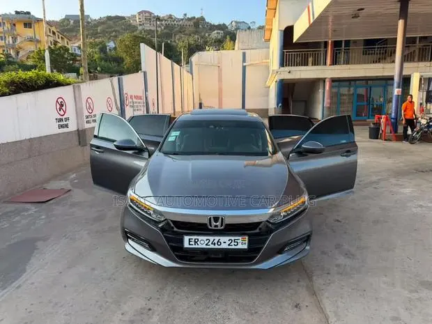 Honda Accord Sport 2.0T 2018 Gray · Photo 1