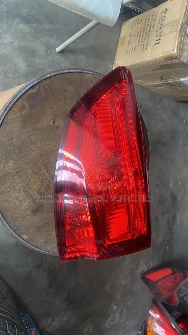 Acura MDX 2017 Tail Light · Photo 1