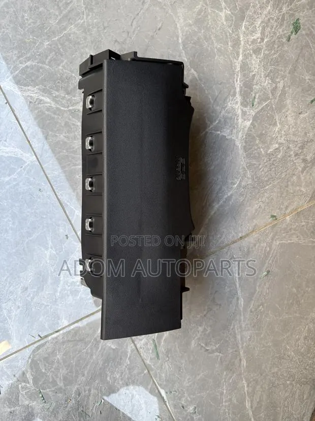 Honda HRV Knee Airbag Driver Side 2023 2024 2025 2026 · Photo 1