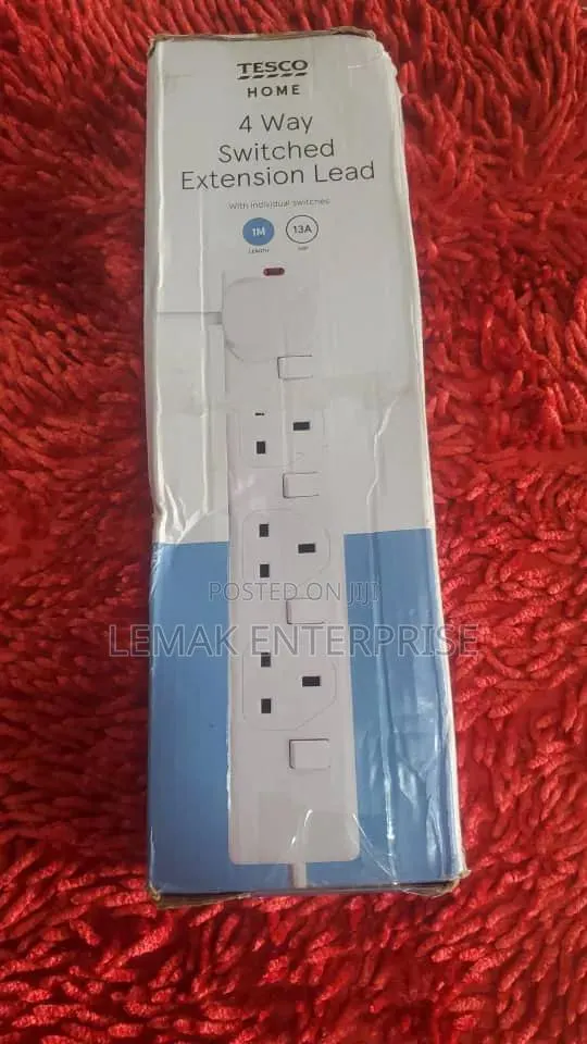 Tesco Home 4 Way Switched Extension · Photo 1