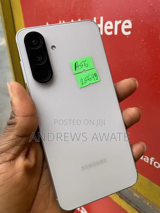 Samsung Galaxy A56 128 GB Silver · Photo 1