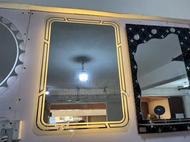 Smart Led Mirror With Touch Sensor · Photo 1