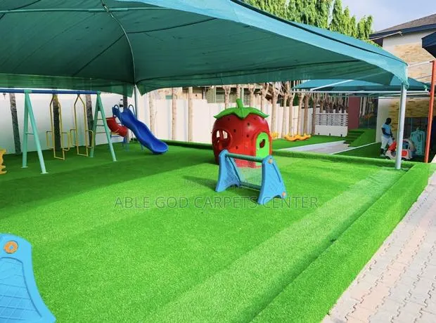 High Quality Artificial Grass Carpets for Schools Playgrounds · Photo 1