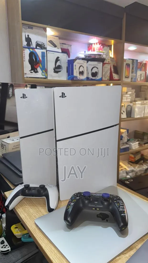 Ps5 Slim With Fc 26 and Other Games · Photo 1
