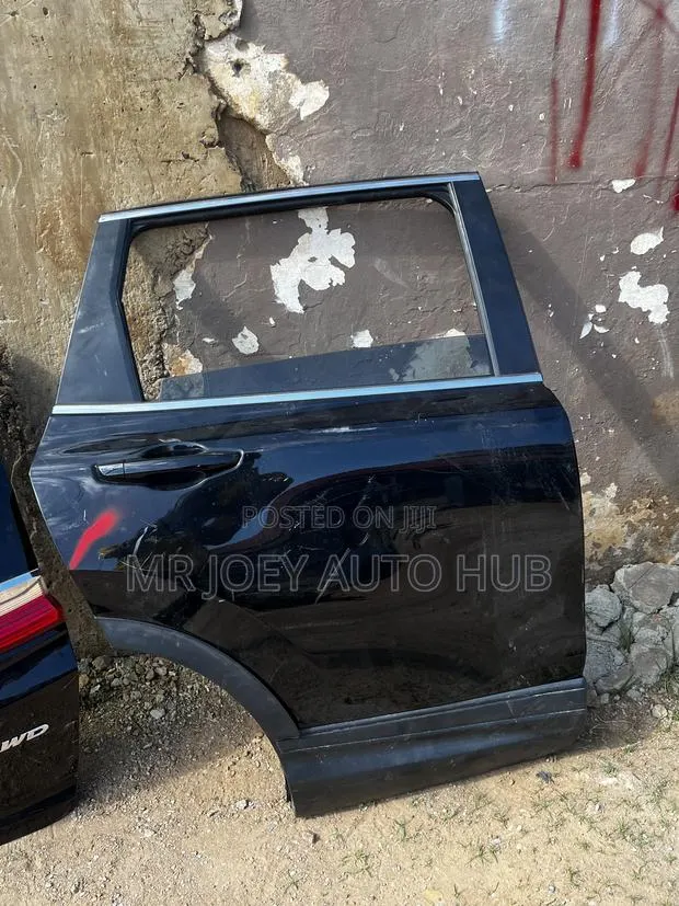 Honda CR-V 2017 2018 2019 2020 2021 2022 Back Right Door Complete · Photo 1