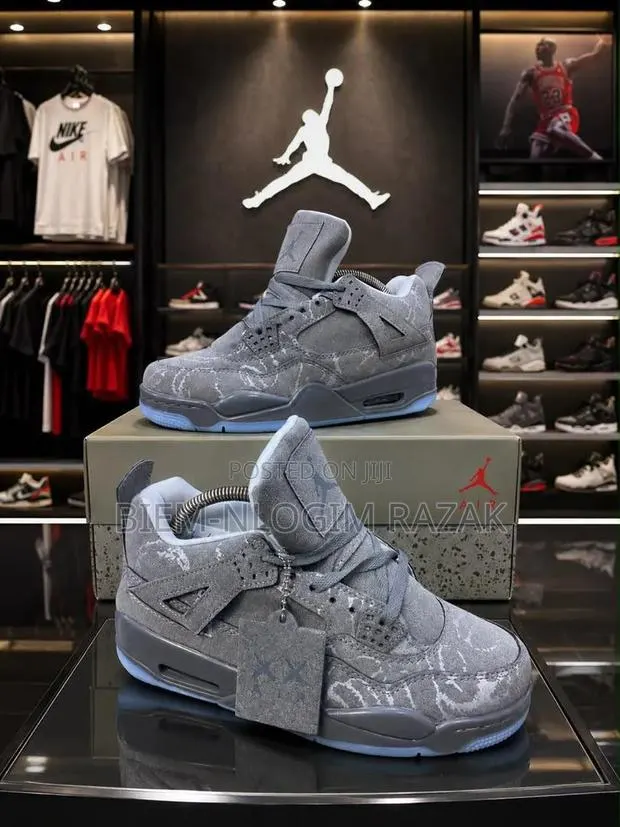 High Quality Air Jordan 4 Available in Stock · Photo 1