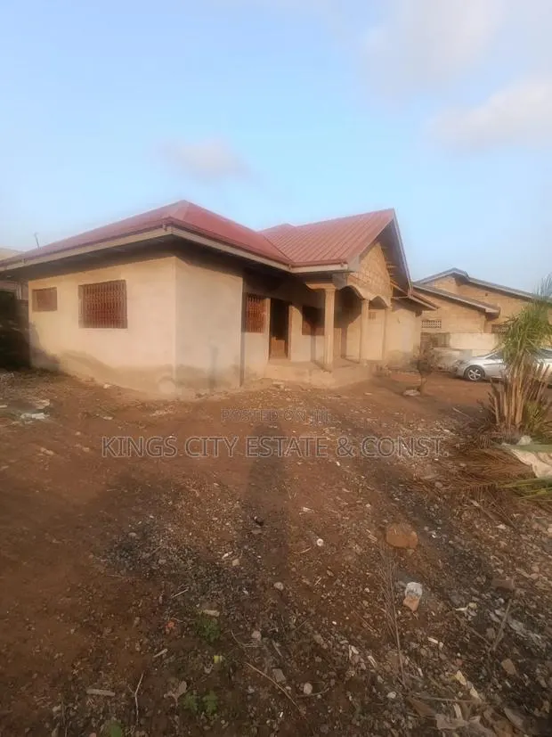 3bdrm House in Estate Rd, Oyarifa Mall Area for sale · Photo 1