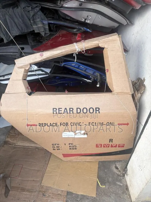 Honda Civic Back Empty Door 2016 2017 2018 2019 2020 2021 · Photo 1