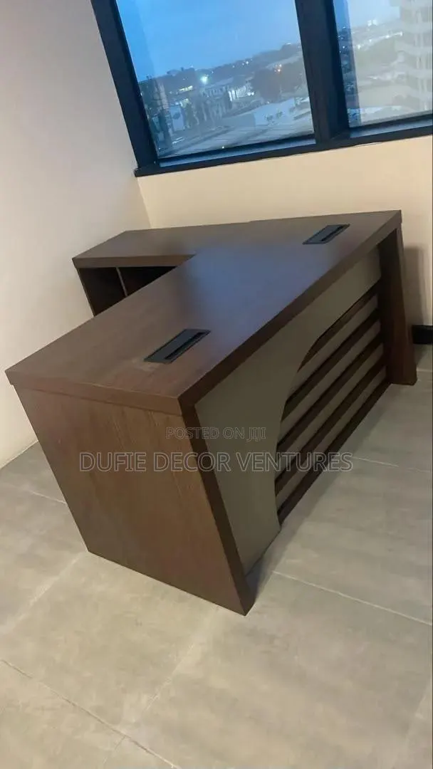 OFFICE Desk Available for Sale · Photo 1
