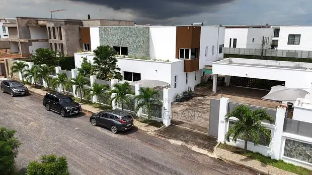 4bdrm House in Airport Residential Area for sale · Photo 1