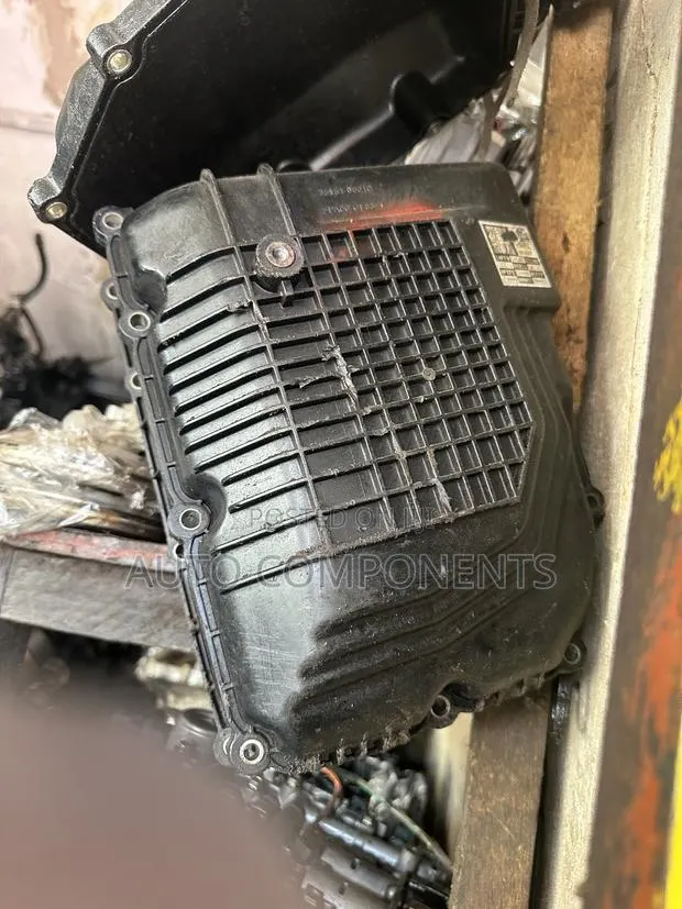 Toyota Highlander 2017 Gearbox / Transmission Oil Sump (Pan) · Photo 1