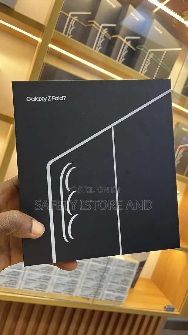 New Samsung Galaxy Z Fold7 512 GB Blue · Photo 1